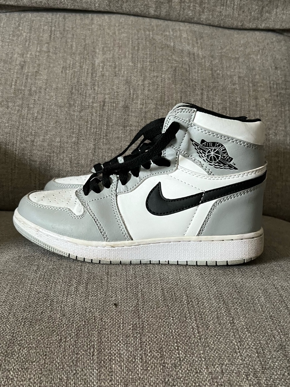 Nike Air Jordan 1s Kids' High-Top Sneakers light smoke grey